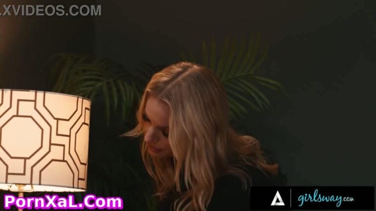 (Lesbiana Uso Libre) Lexi Luna y Demi Hawks en una Escena de Chicas