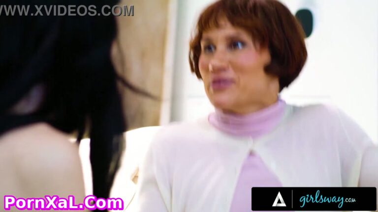 Lexi Luna Strap On Fuck With Bella Nova Almost Gets Caught