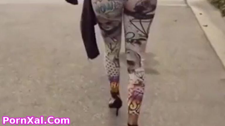 Short Clip Of A Big Ass Wiggling In Slow Motion