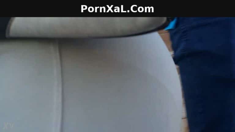 (Latina Nalgonas Doggy) Gray Leggings Peeled Off